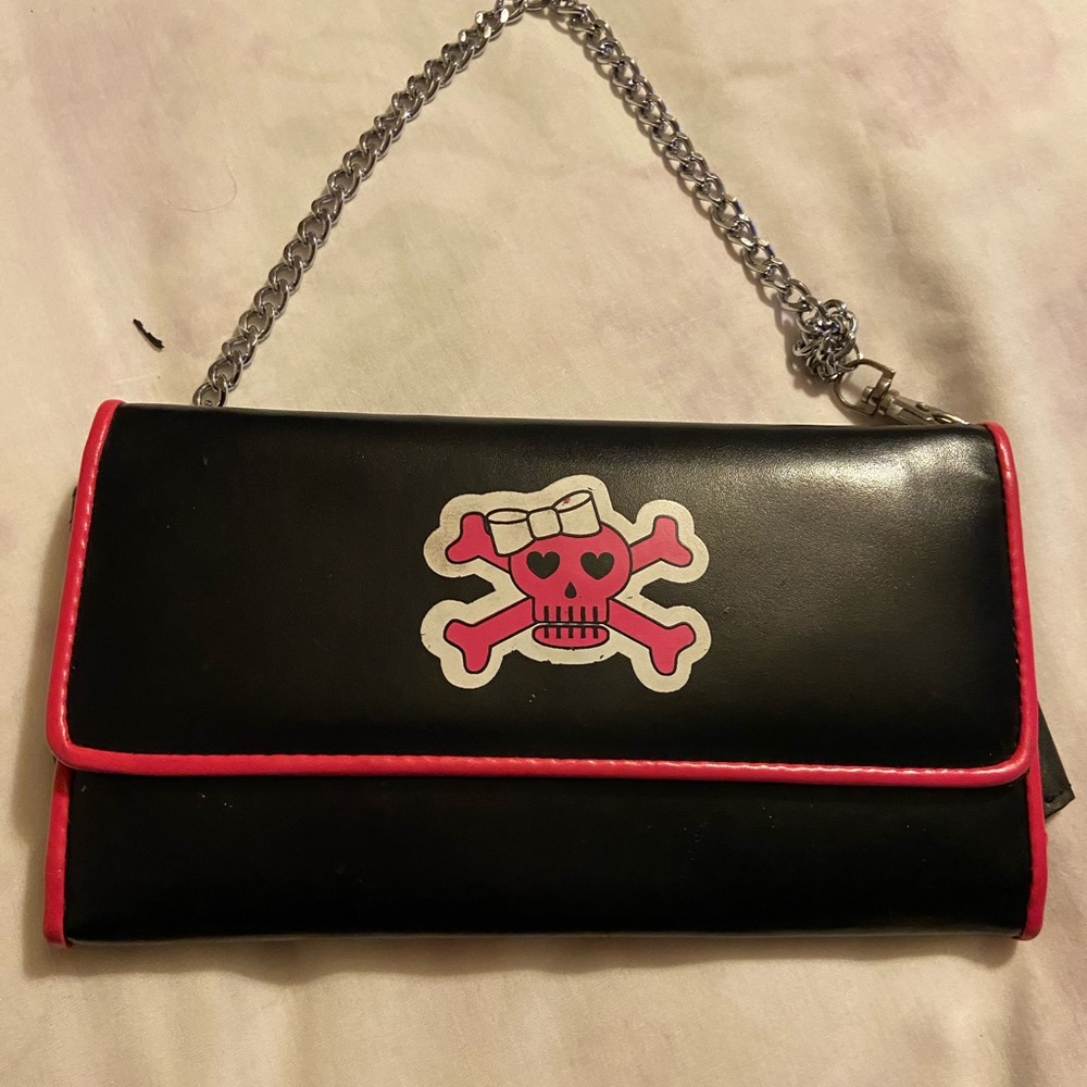 Women’s Black with Pink Skull and Crossbones Chained Wallet